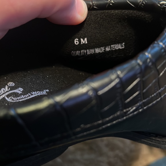 Black slip ons. - Picture 4 of 4